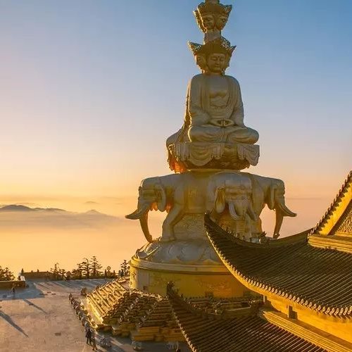 L’Alba e il Gigante - Dal tramonto sulla vetta al Buddha più grande del mondo